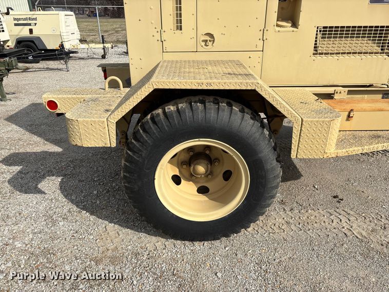 image for item EN5996 U.S. Department of Defense MEP-805A generator