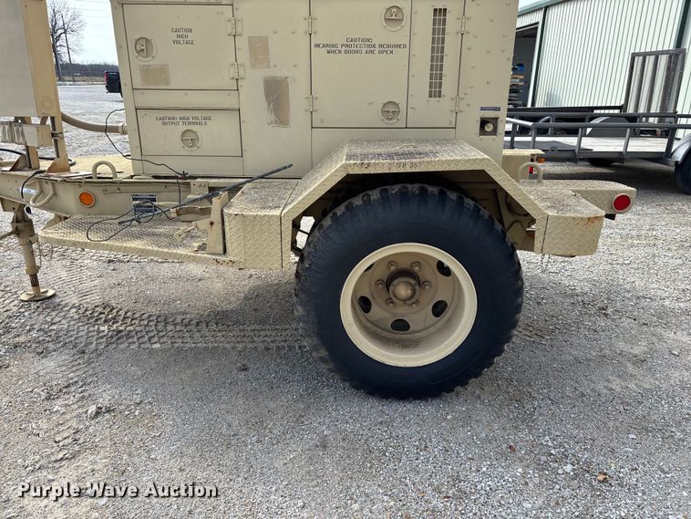 image for item EN5996 U.S. Department of Defense MEP-805A generator