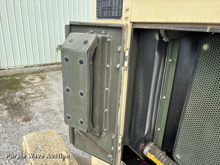 image for item EN5996 U.S. Department of Defense MEP-805A generator