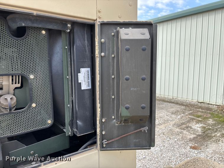 image for item EN5996 U.S. Department of Defense MEP-805A generator