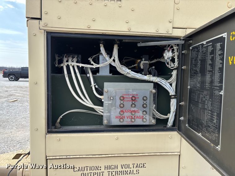 image for item EN5996 U.S. Department of Defense MEP-805A generator