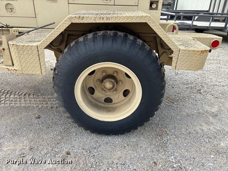 image for item EN5996 U.S. Department of Defense MEP-805A generator