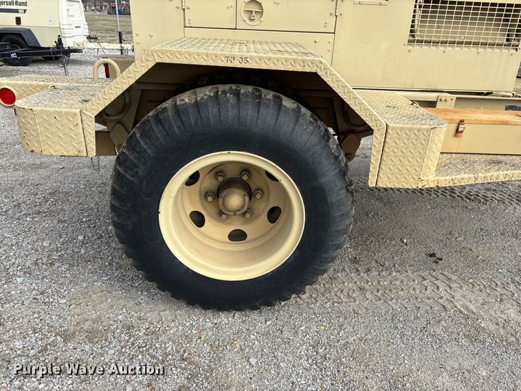 image for item EN5996 U.S. Department of Defense MEP-805A generator