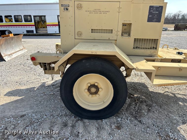 image for item EN5997 US Department of Defense MEP-804A generator