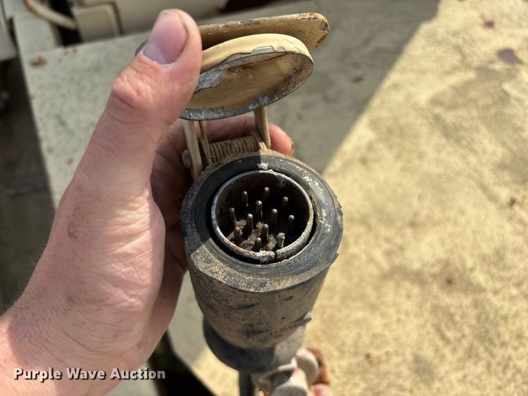 image for item EN5998 U.S Department of Defense MEP-804A generator