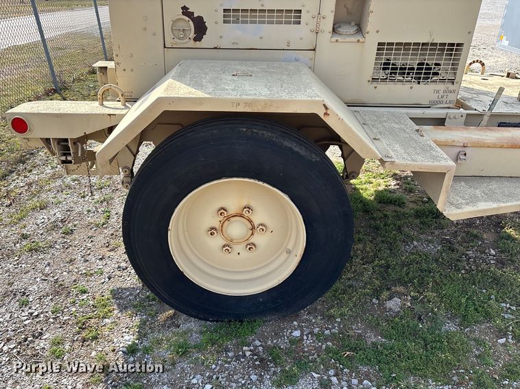 image for item EN5998 U.S Department of Defense MEP-804A generator