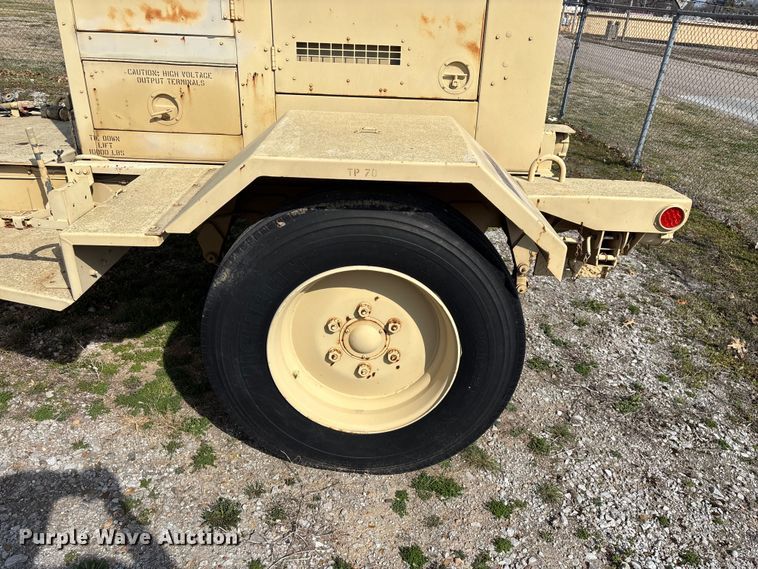 image for item EN5998 U.S Department of Defense MEP-804A generator