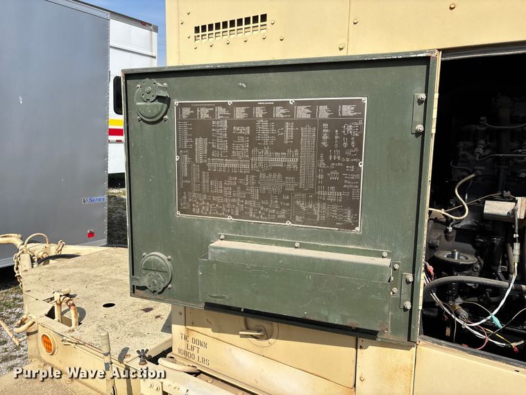 image for item EN5998 U.S Department of Defense MEP-804A generator