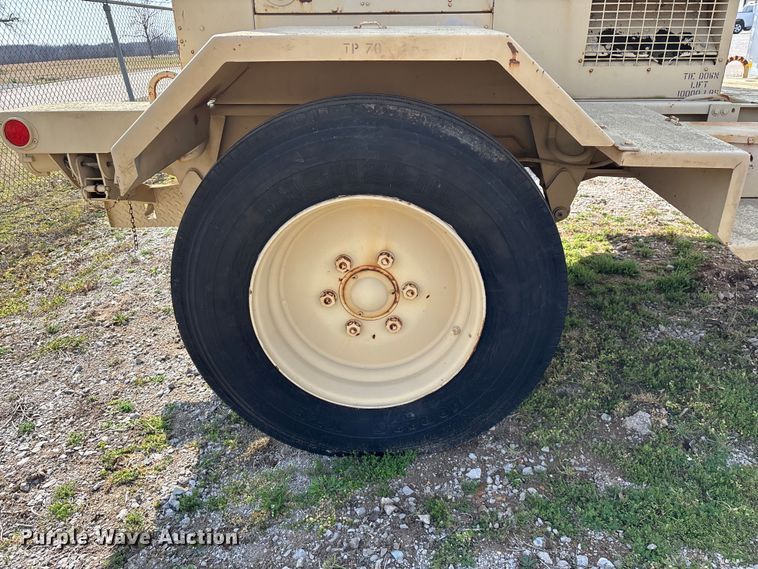 image for item EN5998 U.S Department of Defense MEP-804A generator