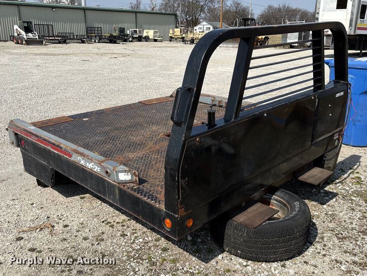 image for item EN6000 DewEze 470 Flatbed Recessed Well hydraulic bale bed