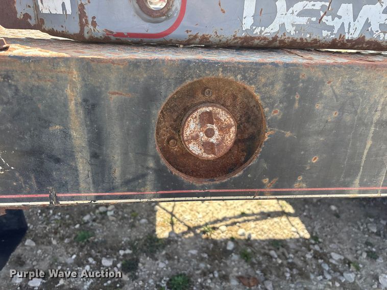 image for item EN6000 DewEze 470 Flatbed Recessed Well hydraulic bale bed