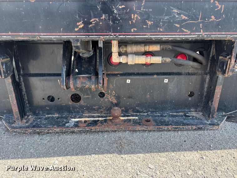 image for item EN6000 DewEze 470 Flatbed Recessed Well hydraulic bale bed