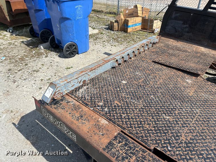 image for item EN6000 DewEze 470 Flatbed Recessed Well hydraulic bale bed