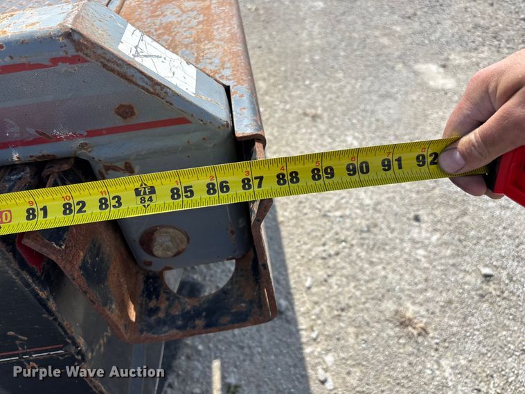 image for item EN6000 DewEze 470 Flatbed Recessed Well hydraulic bale bed