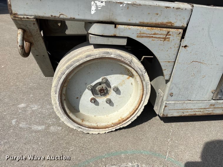 image for item EO4005 MEC 2033ES scissor lift