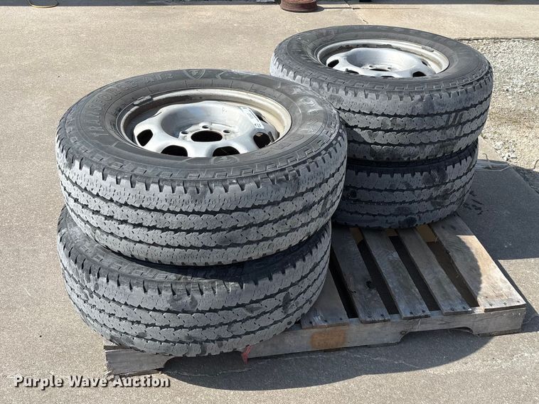 image for item EO4007 (4) wheels and tires