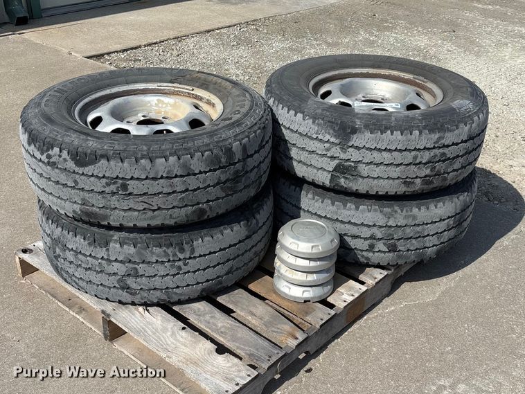image for item EO4007 (4) wheels and tires
