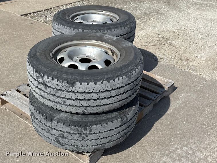 image for item EO4007 (4) wheels and tires