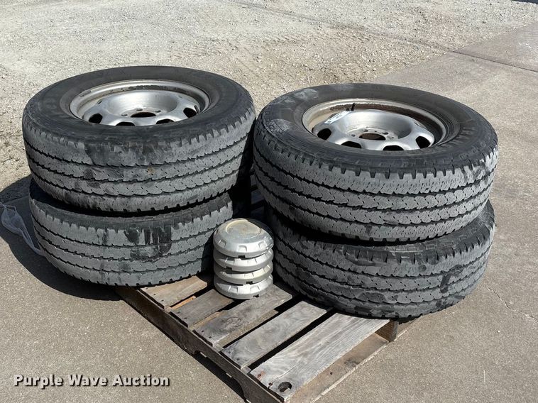 image for item EO4007 (4) wheels and tires