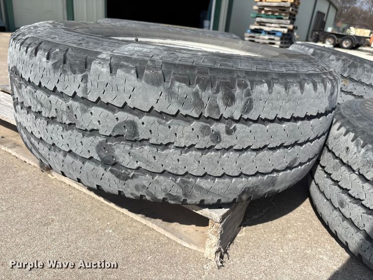 image for item EO4007 (4) wheels and tires