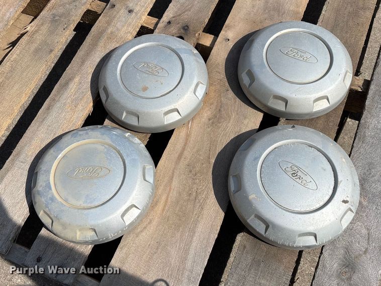 image for item EO4007 (4) wheels and tires