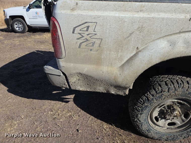 image for item ES2963 2012 Ford F250 Super Duty pickup truck