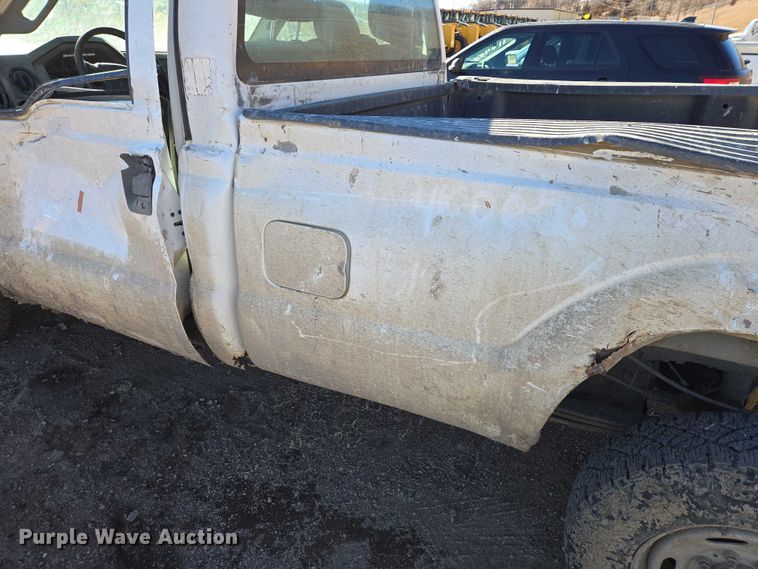 image for item ES2963 2012 Ford F250 Super Duty pickup truck