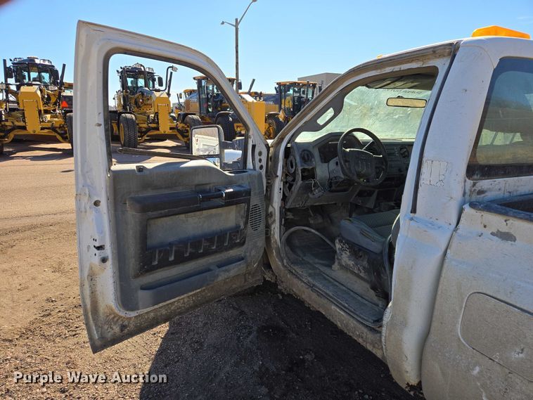 image for item ES2963 2012 Ford F250 Super Duty pickup truck