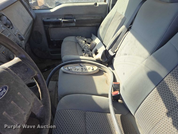 image for item ES2963 2012 Ford F250 Super Duty pickup truck