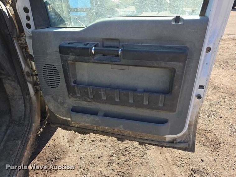 image for item ES2963 2012 Ford F250 Super Duty pickup truck