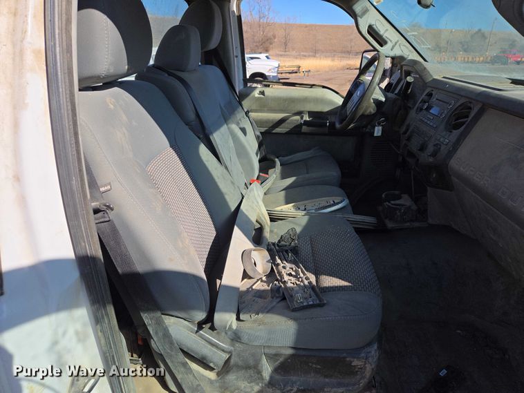 image for item ES2963 2012 Ford F250 Super Duty pickup truck