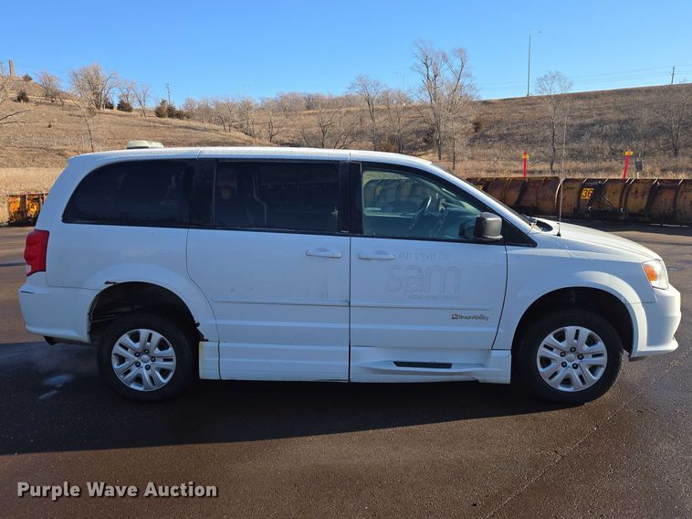 image for item ES2964 2014 Dodge Grand Caravan handicap accessible van