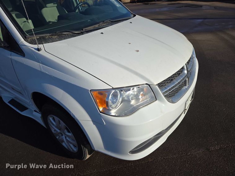 image for item ES2964 2014 Dodge Grand Caravan handicap accessible van