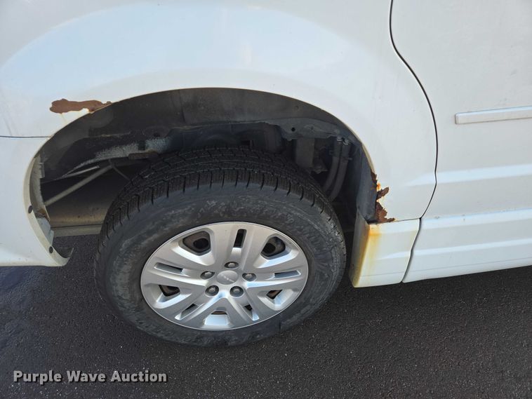 image for item ES2964 2014 Dodge Grand Caravan handicap accessible van