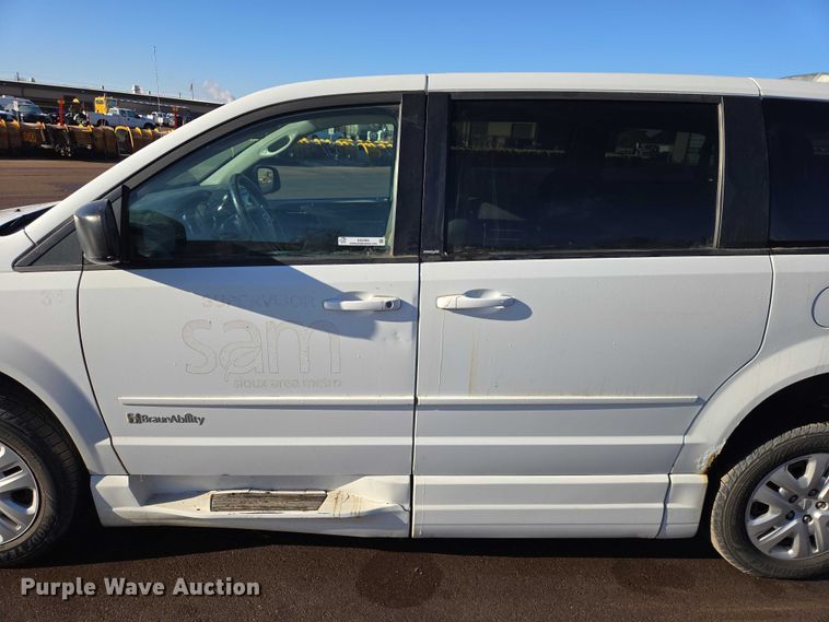 image for item ES2964 2014 Dodge Grand Caravan handicap accessible van