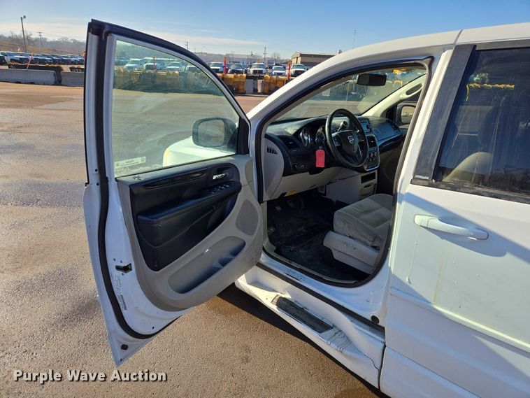 image for item ES2964 2014 Dodge Grand Caravan handicap accessible van