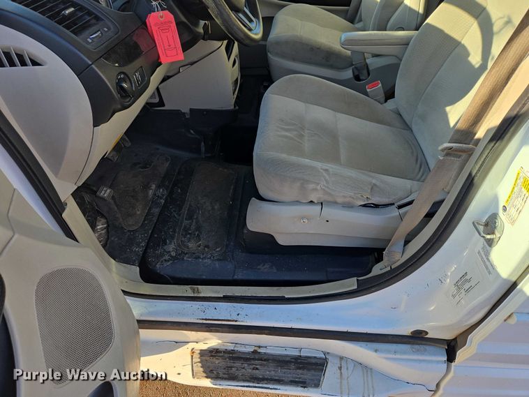 image for item ES2964 2014 Dodge Grand Caravan handicap accessible van