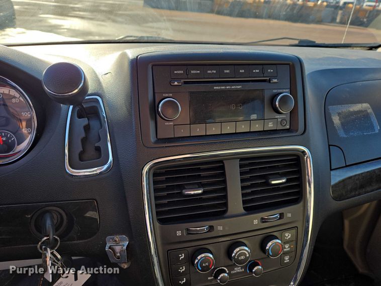 image for item ES2964 2014 Dodge Grand Caravan handicap accessible van