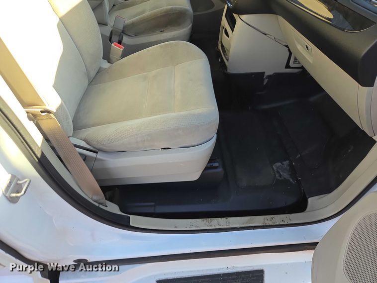 image for item ES2964 2014 Dodge Grand Caravan handicap accessible van