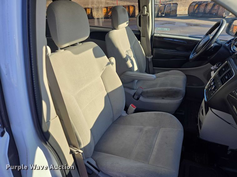 image for item ES2964 2014 Dodge Grand Caravan handicap accessible van