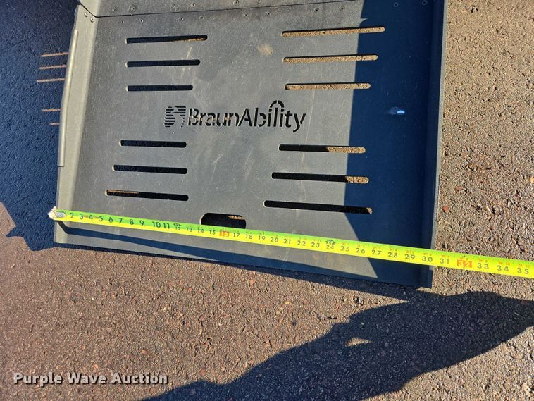 image for item ES2964 2014 Dodge Grand Caravan handicap accessible van