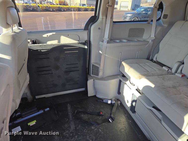 image for item ES2964 2014 Dodge Grand Caravan handicap accessible van