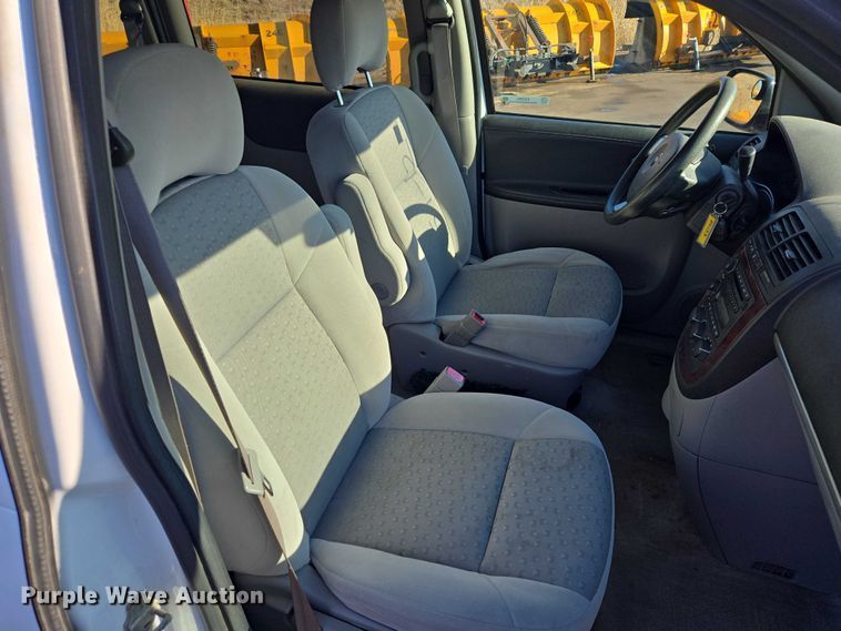 image for item ES2966 2008 Chevrolet Uplander van