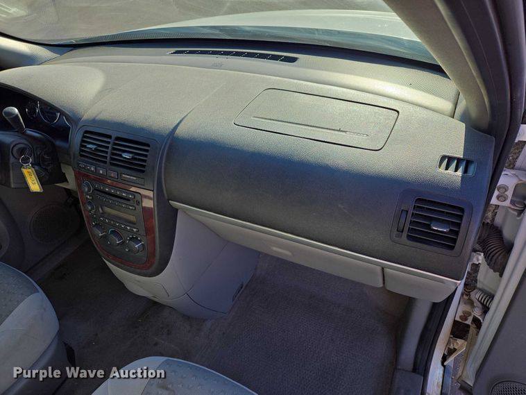 image for item ES2966 2008 Chevrolet Uplander van