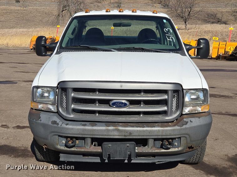 image for item ES2970 2004 Ford F350 Super Duty Crew Cab pickup truck