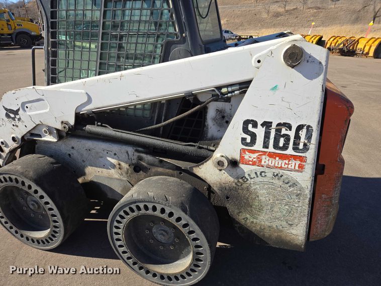 image for item ES2972 2008 Bobcat S160 skid steer loader