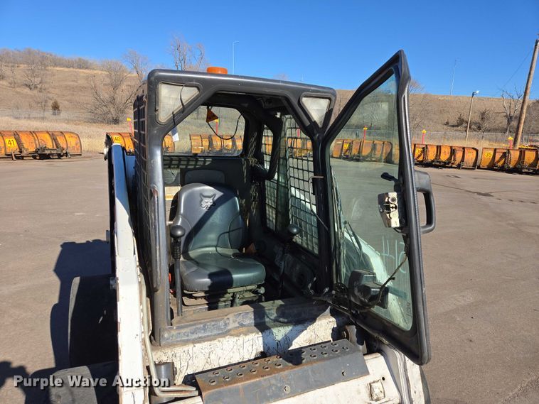 image for item ES2972 2008 Bobcat S160 skid steer loader