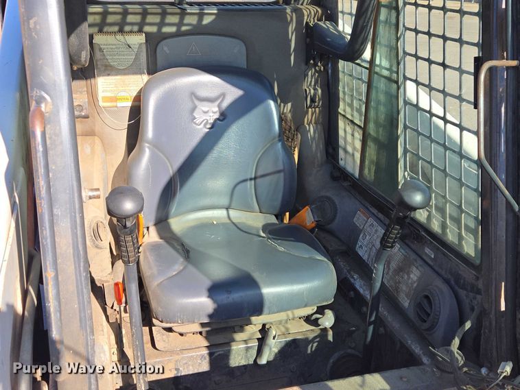 image for item ES2972 2008 Bobcat S160 skid steer loader