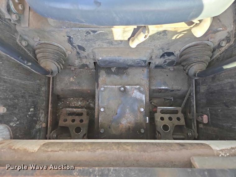 image for item ES2972 2008 Bobcat S160 skid steer loader