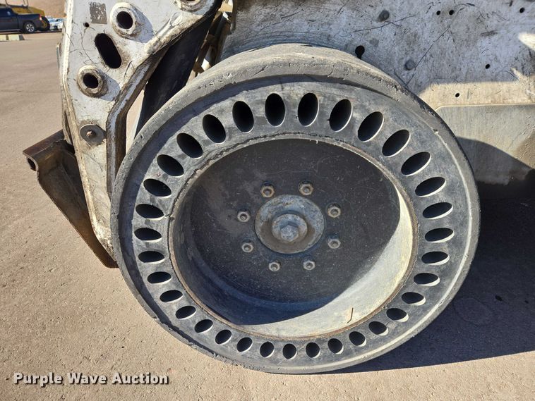 image for item ES2972 2008 Bobcat S160 skid steer loader